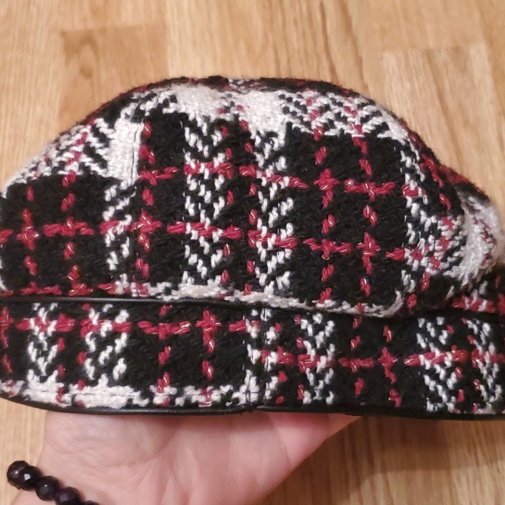 Hat - Picture 2 of 3